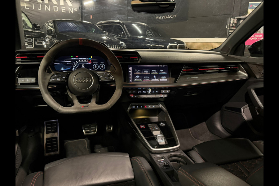 Audi RS3 Limousine 2.5 TFSI RS 3 quattro|PANO|MASSAGE|B&O|ACC|MEMORY|CARPLAY|DEALER ONDERHOUDEN|KEMORA GREY|400PK|BOMVOL!