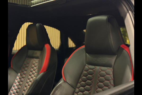 Audi RS3 Limousine 2.5 TFSI RS 3 quattro|PANO|MASSAGE|B&O|ACC|MEMORY|CARPLAY|DEALER ONDERHOUDEN|KEMORA GREY|400PK|BOMVOL!