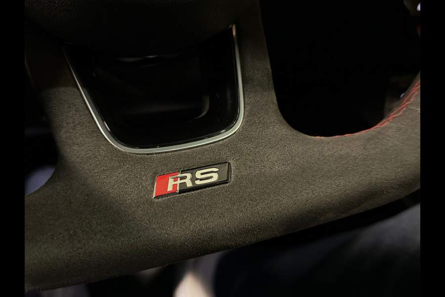 Audi RS3 Limousine 2.5 TFSI RS 3 quattro|PANO|MASSAGE|B&O|ACC|MEMORY|CARPLAY|DEALER ONDERHOUDEN|KEMORA GREY|400PK|BOMVOL!