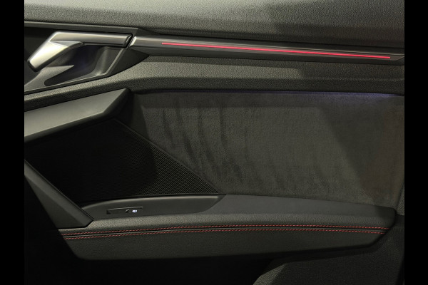 Audi RS3 Limousine 2.5 TFSI RS 3 quattro|PANO|MASSAGE|B&O|ACC|MEMORY|CARPLAY|DEALER ONDERHOUDEN|KEMORA GREY|400PK|BOMVOL!