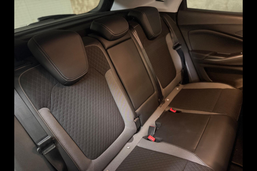 Opel Grandland X 1.6 Turbo Hybrid Business Edition | NAP | Trekhaak | stoel-/stuurverwarming | Navi | DAB
