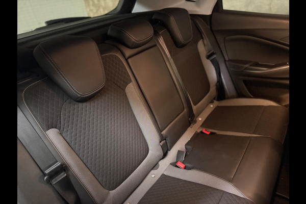 Opel Grandland X 1.6 Turbo Hybrid Business Edition | NAP | Trekhaak | stoel-/stuurverwarming | Navi | DAB