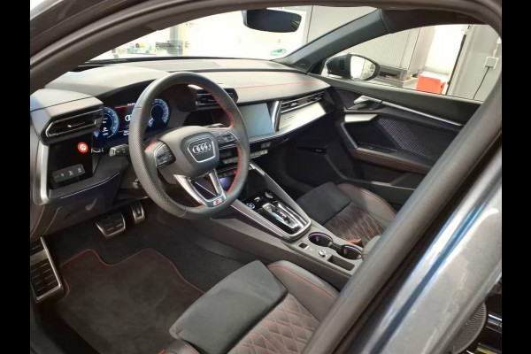 Audi A3 Sportback 45 TFSI e S-LINE ** MATRIX, LEDER/ALC, ACC, HuD, MEMORY, SPIEGEL, DODE HOEK ** 1e EIG - AUDI GAR. tot 03-2030 ** ** INFORMEER OOK NAAR ONZE AANTREKKELIJKE FINANCIAL-LEASE TARIEVEN **