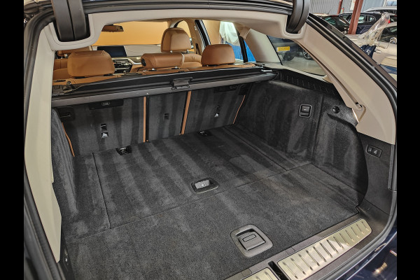 BMW 5 Serie Touring 520i High Executive sportint | panodak | camera | trekhaak | leer