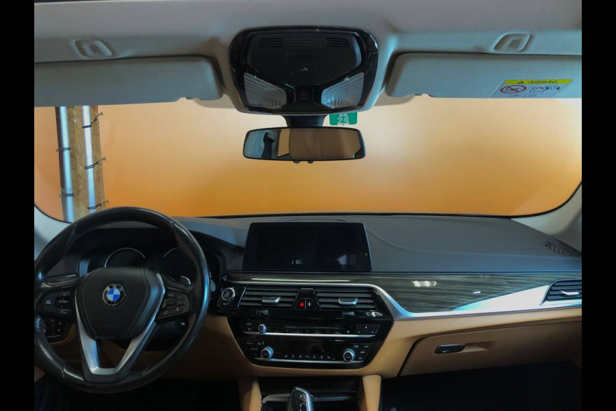 BMW 5 Serie Touring 520i High Executive sportint | panodak | camera | trekhaak | leer