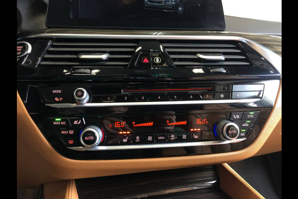 BMW 5 Serie Touring 520i High Executive sportint | panodak | camera | trekhaak | leer