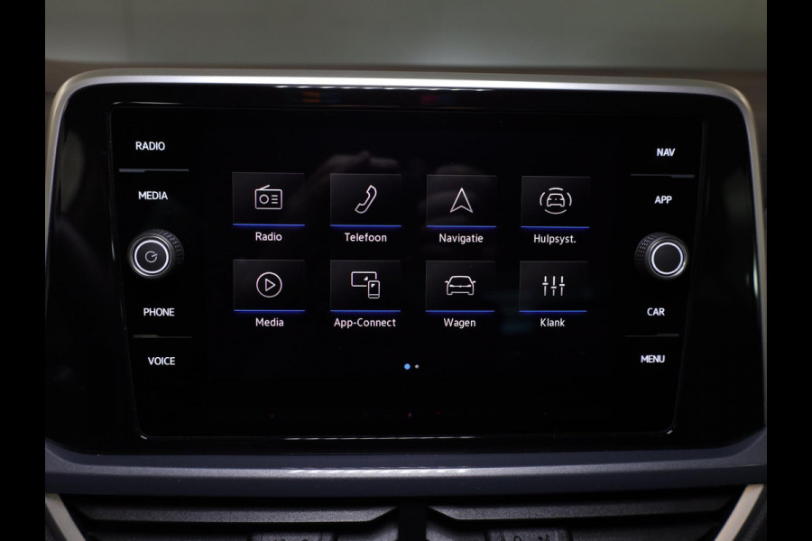 Volkswagen T-Roc 1.5 TSI Style 150 PK DSG | Private lease vanaf €641,-| Trekhaak afneembaar | Navigatie | Stoel verwarming en massage | Alcantara |