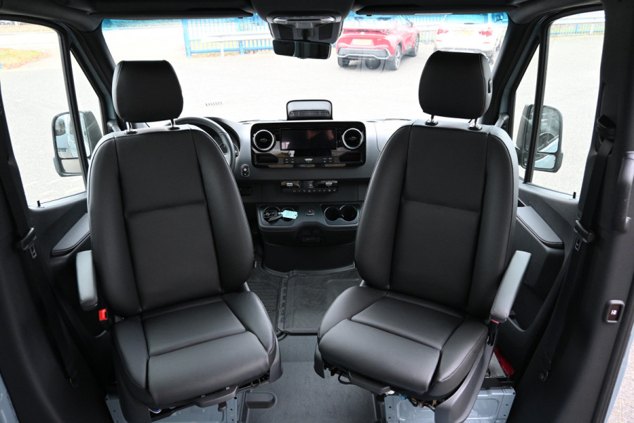 Mercedes-Benz Sprinter 319 CDI 4x4 L2H2 Pro Draaistoelen, Distronic, LED, Electrische schuifdeur