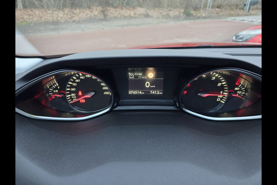 Peugeot 308 1.2 PureTech Allure | 2E EIGENAAR | 12MND GARANTIE | PANO DAK | NAVI | NW DISTR RIEM | TREKHAAK |