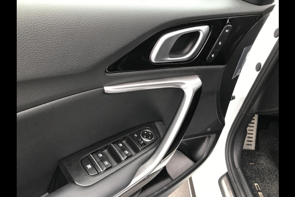 Kia Ceed 1.5 GT-PlusLine 160PK Automaat 7 JAAR GARANTIE Kia Ceed 1.5 GT-Line 160PK Automaat 7 JAAR GARANTIE