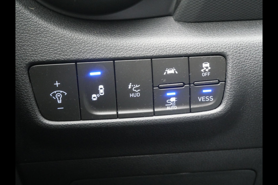 Hyundai Kona EV Premium 64 kWh | SOH 94,8% | Stoelverwarming/ventilatie | Navi | Clima | Cruise |