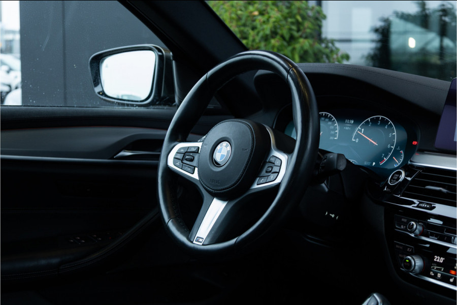 BMW 5 Serie 520i High Executive Edition - M Sport | Panorama | H&K | Memory