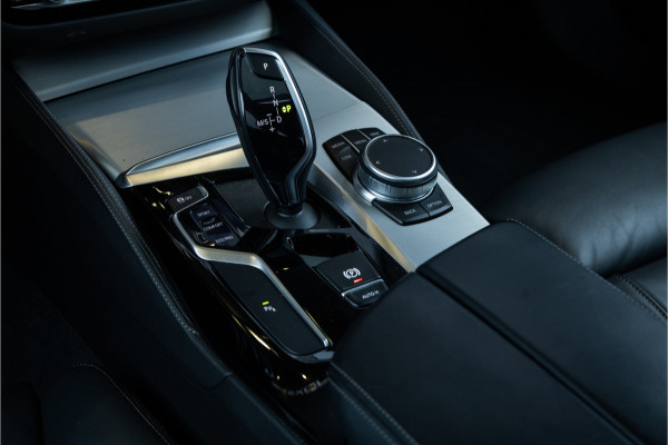 BMW 5 Serie 520i High Executive Edition - M Sport | Panorama | H&K | Memory