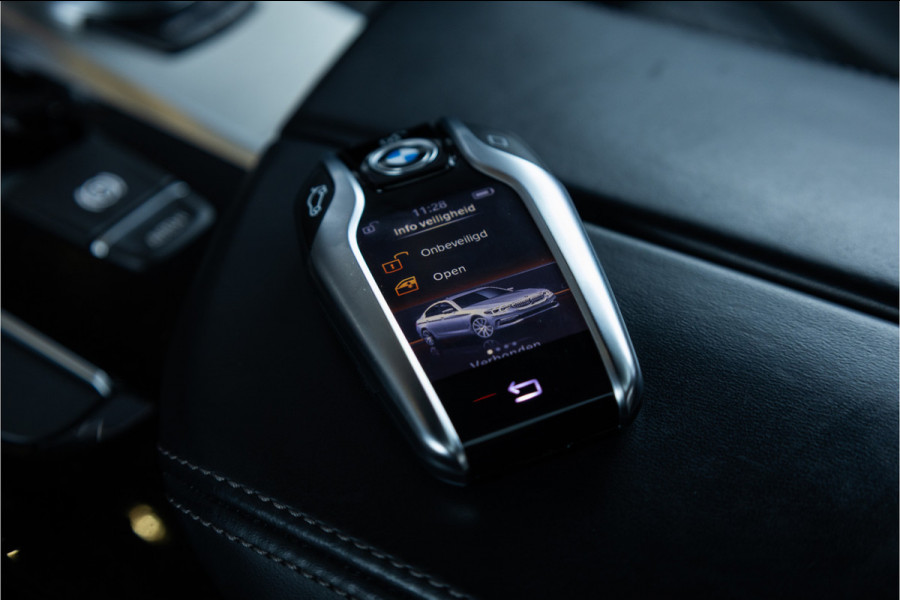 BMW 5 Serie 520i High Executive Edition - M Sport | Panorama | H&K | Memory