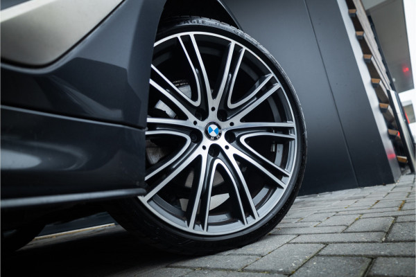 BMW 5 Serie 520i High Executive Edition - M Sport | Panorama | H&K | Memory