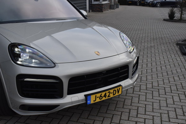 Porsche Cayenne Coupé 3.0 E-Hybrid 462pk Lightweight Sport Package | Carbon Dak | ACC | 22'' GT Design | Matrix PDLS+ | Luchtvering | 360 Camera |