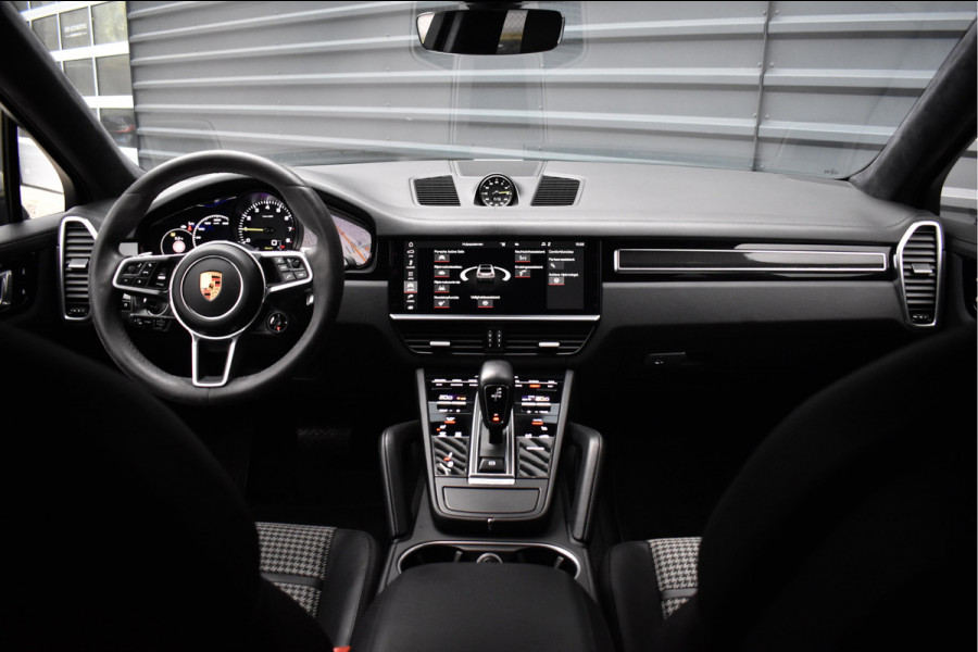 Porsche Cayenne Coupé 3.0 E-Hybrid 462pk Lightweight Sport Package | Carbon Dak | ACC | 22'' GT Design | Matrix PDLS+ | Luchtvering | 360 Camera |