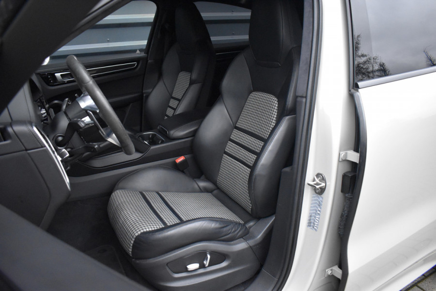 Porsche Cayenne Coupé 3.0 E-Hybrid 462pk Lightweight Sport Package | Carbon Dak | ACC | 22'' GT Design | Matrix PDLS+ | Luchtvering | 360 Camera |