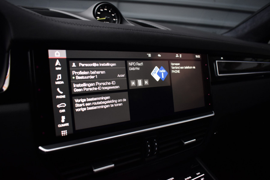 Porsche Cayenne Coupé 3.0 E-Hybrid 462pk Lightweight Sport Package | Carbon Dak | ACC | 22'' GT Design | Matrix PDLS+ | Luchtvering | 360 Camera |