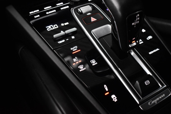 Porsche Cayenne Coupé 3.0 E-Hybrid 462pk Lightweight Sport Package | Carbon Dak | ACC | 22'' GT Design | Matrix PDLS+ | Luchtvering | 360 Camera |