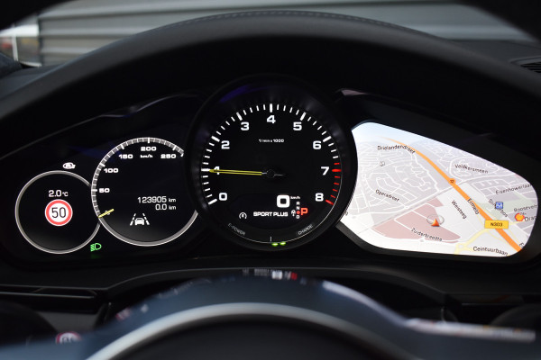 Porsche Cayenne Coupé 3.0 E-Hybrid 462pk Lightweight Sport Package | Carbon Dak | ACC | 22'' GT Design | Matrix PDLS+ | Luchtvering | 360 Camera |