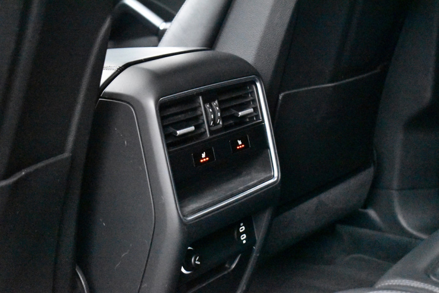 Porsche Cayenne Coupé 3.0 E-Hybrid 462pk Lightweight Sport Package | Carbon Dak | ACC | 22'' GT Design | Matrix PDLS+ | Luchtvering | 360 Camera |