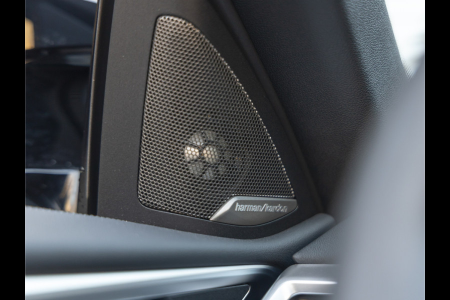 BMW 4 Serie Cabrio M440i xDrive - Trekhaak - Driving Ass Prof - Harman Kardon - Camera