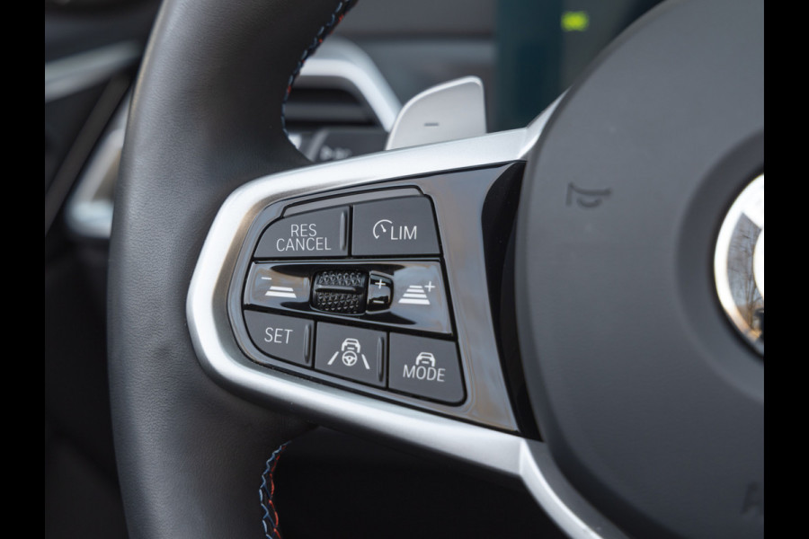 BMW 4 Serie Cabrio M440i xDrive - Trekhaak - Driving Ass Prof - Harman Kardon - Camera