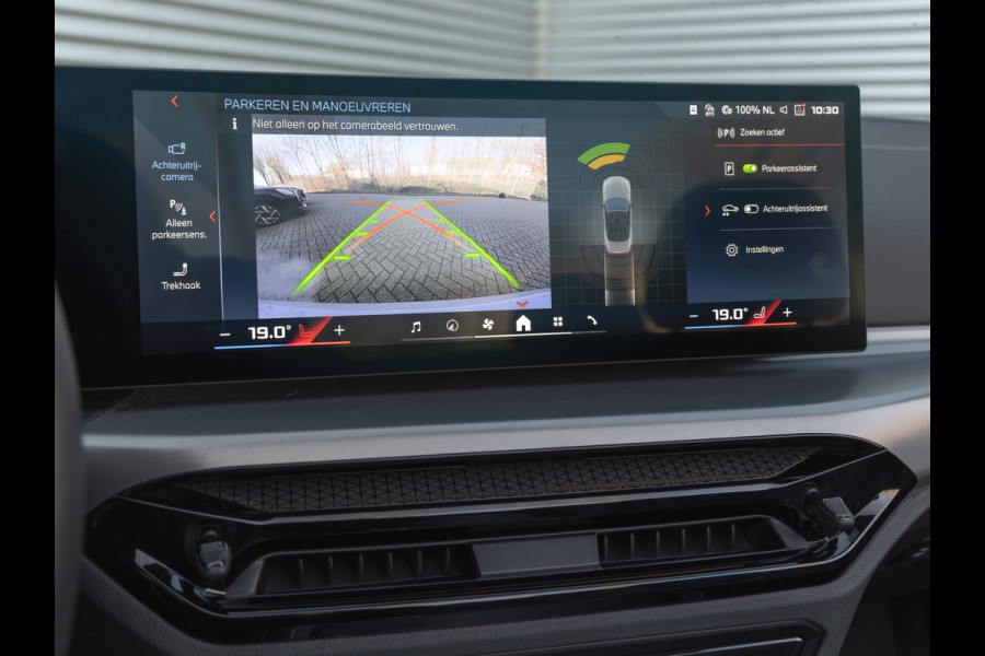 BMW 4 Serie Cabrio M440i xDrive - Trekhaak - Driving Ass Prof - Harman Kardon - Camera