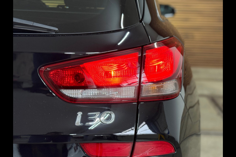 Hyundai i30 Wagon 1.0 T-GDi MHEV Premium | Camera | CarPlay | Cruise | LED | Winter pakket | DAB+ | Rijassistent Pakket Plus |