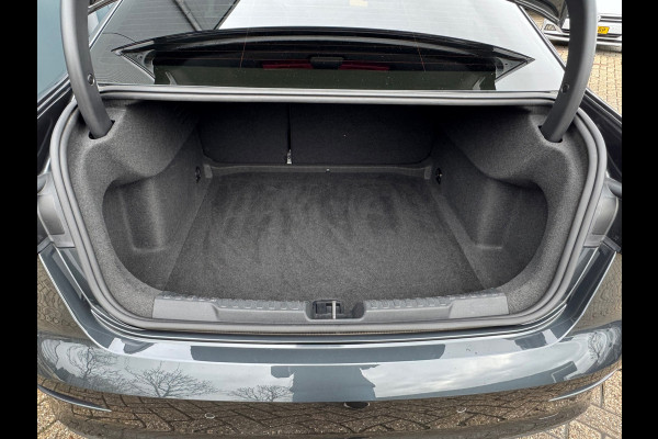 Audi A3 Limousine 30 TFSI Automaat * Carplay * Optiek Zwart * Parkeersensoren *