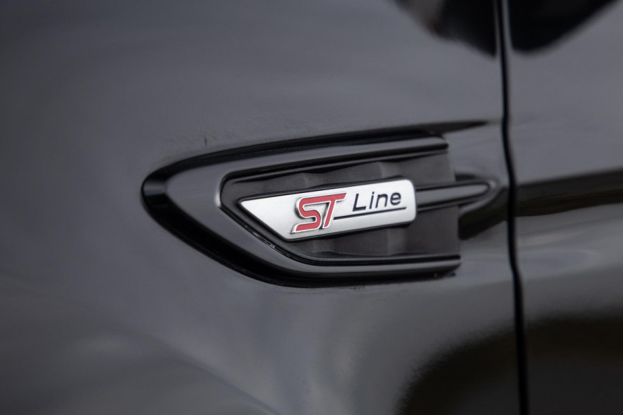 Ford Kuga 1.5 EcoBoost ST Line CAMERA / CARPLAY / TREKHAAK / 2000 KG / STOEVERWRMING / 150 PK