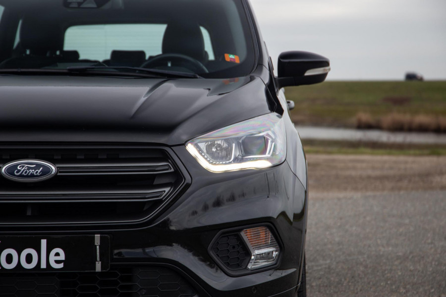 Ford Kuga 1.5 EcoBoost ST Line CAMERA / CARPLAY / TREKHAAK / 2000 KG / STOEVERWRMING / 150 PK