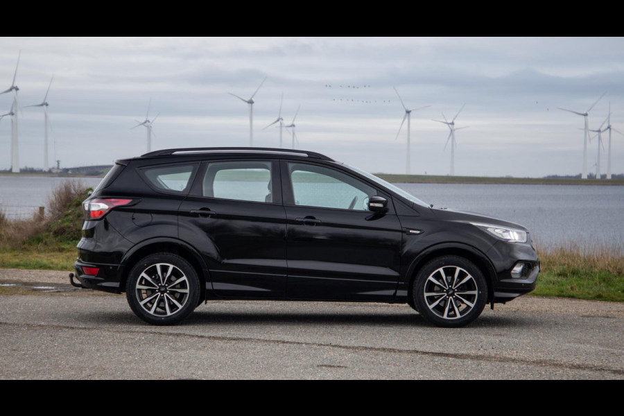Ford Kuga 1.5 EcoBoost ST Line CAMERA / CARPLAY / TREKHAAK / 2000 KG / STOEVERWRMING / 150 PK