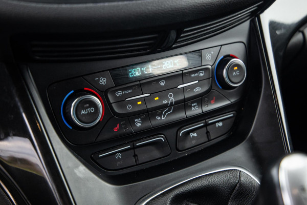 Ford Kuga 1.5 EcoBoost ST Line CAMERA / CARPLAY / TREKHAAK / 2000 KG / STOEVERWRMING / 150 PK