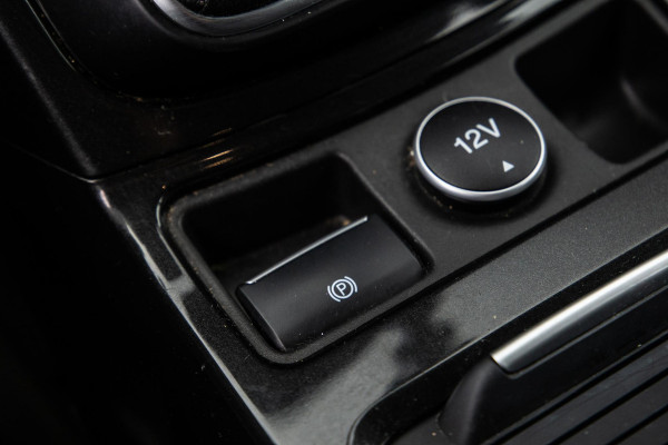 Ford Kuga 1.5 EcoBoost ST Line CAMERA / CARPLAY / TREKHAAK / 2000 KG / STOEVERWRMING / 150 PK