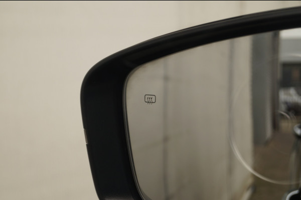 MG EHS 1.5 TGDI PHEV Luxury -PANO-LEER-CAM-ECC-