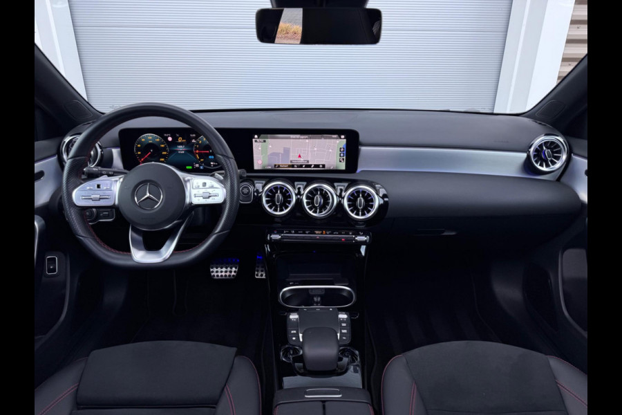 Mercedes-Benz A-Klasse 250 e AMG Line Pano/Sfeer/Camera