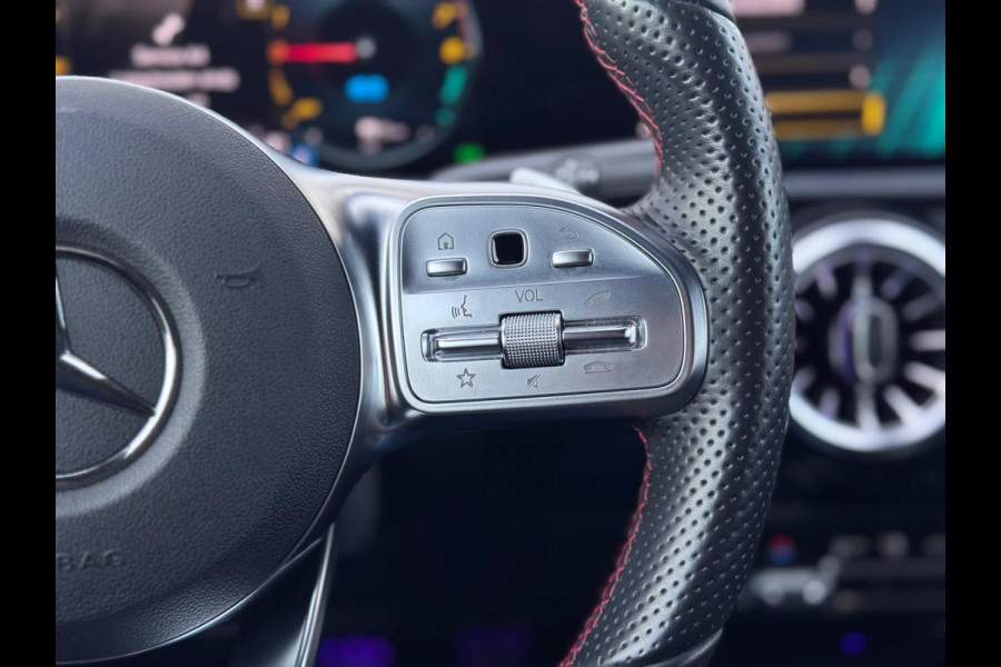 Mercedes-Benz A-Klasse 250 e AMG Line Pano/Sfeer/Camera