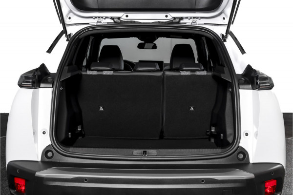Peugeot 2008 1.2 Hybrid 145 Allure - Automaat | Dig. Cockpit | Adapt. Cruise | Stoelverw. | PDC | Camera | App. Connect | ECC | DAB | LM 17" | 5381