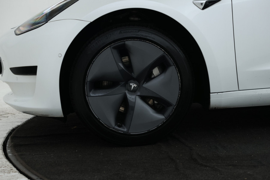 Tesla Model 3 Standard RWD Plus 60 kWh 1000 Kilo trekgewicht!