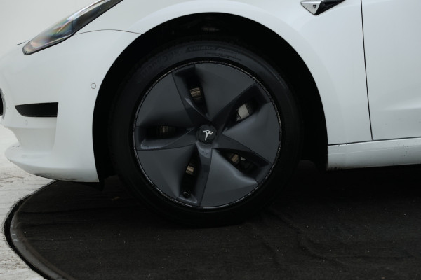Tesla Model 3 Standard RWD Plus 60 kWh 1000 Kilo trekgewicht!