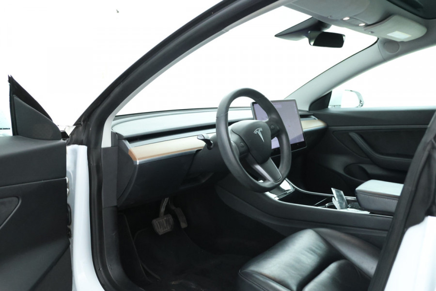 Tesla Model 3 Standard RWD Plus 60 kWh 1000 Kilo trekgewicht!