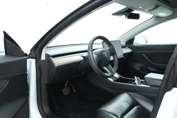 Tesla Model 3 Standard RWD Plus 60 kWh 1000 Kilo trekgewicht!