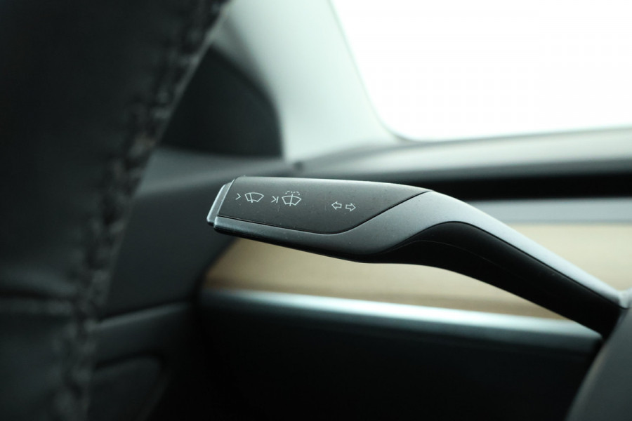 Tesla Model 3 Standard RWD Plus 60 kWh 1000 Kilo trekgewicht!
