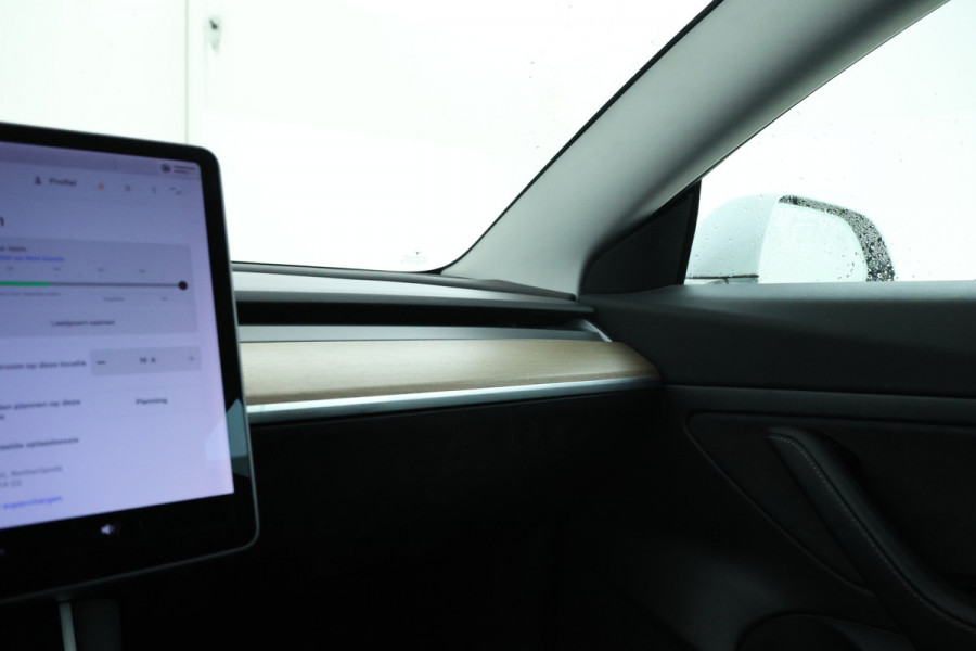 Tesla Model 3 Standard RWD Plus 60 kWh 1000 Kilo trekgewicht!