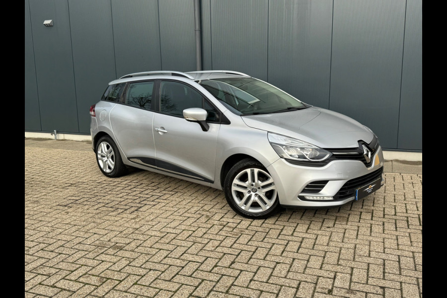 Renault Clio Estate 1.2 16V Life * Navigatie * Parkeersensoren * Cruise Control *