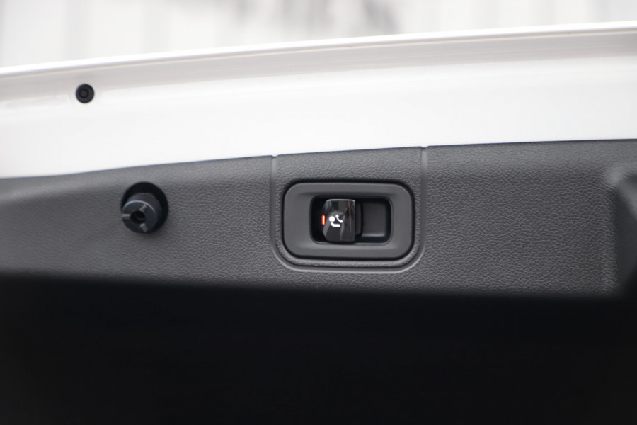 Mercedes-Benz E-Klasse AMG 53 4MATIC+ | 612PK | Achterasbesturing | Hyperscreen | Head-up | Schaalstoelen | Burmester 4D | Sfeerverlichting | 2024.