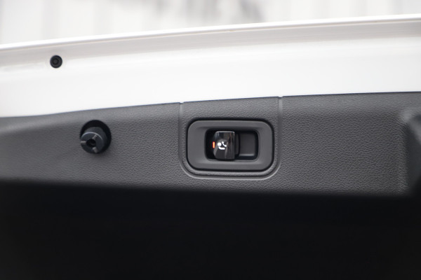 Mercedes-Benz E-Klasse AMG 53 4MATIC+ | 612PK | Achterasbesturing | Hyperscreen | Head-up | Schaalstoelen | Burmester 4D | Sfeerverlichting | 2024.