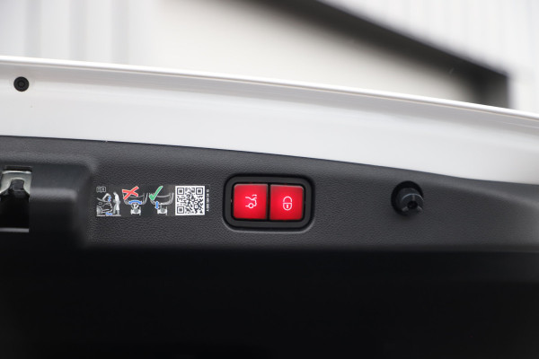 Mercedes-Benz E-Klasse AMG 53 4MATIC+ | 612PK | Achterasbesturing | Hyperscreen | Head-up | Schaalstoelen | Burmester 4D | Sfeerverlichting | 2024.